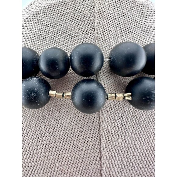 VTG Hand Strung Matte Black Glass Beads on Silver Tone Wire necklace 32 inch - Picture 3 of 3